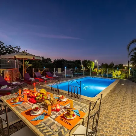 Holiday Home In Guia With Heated Pool Albufeira