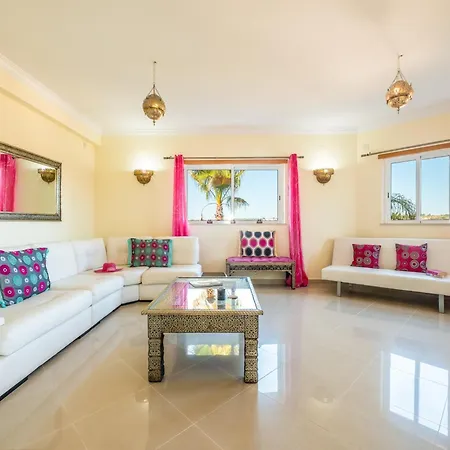 Villa Holiday Home In Guia With Heated Pool Albufeira