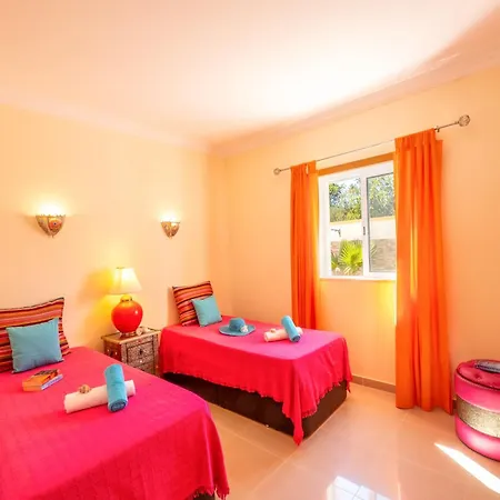 Holiday Home In Guia With Heated Pool Vila Albufeira