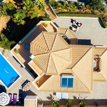 Holiday Home In Guia With Heated Pool Vila *